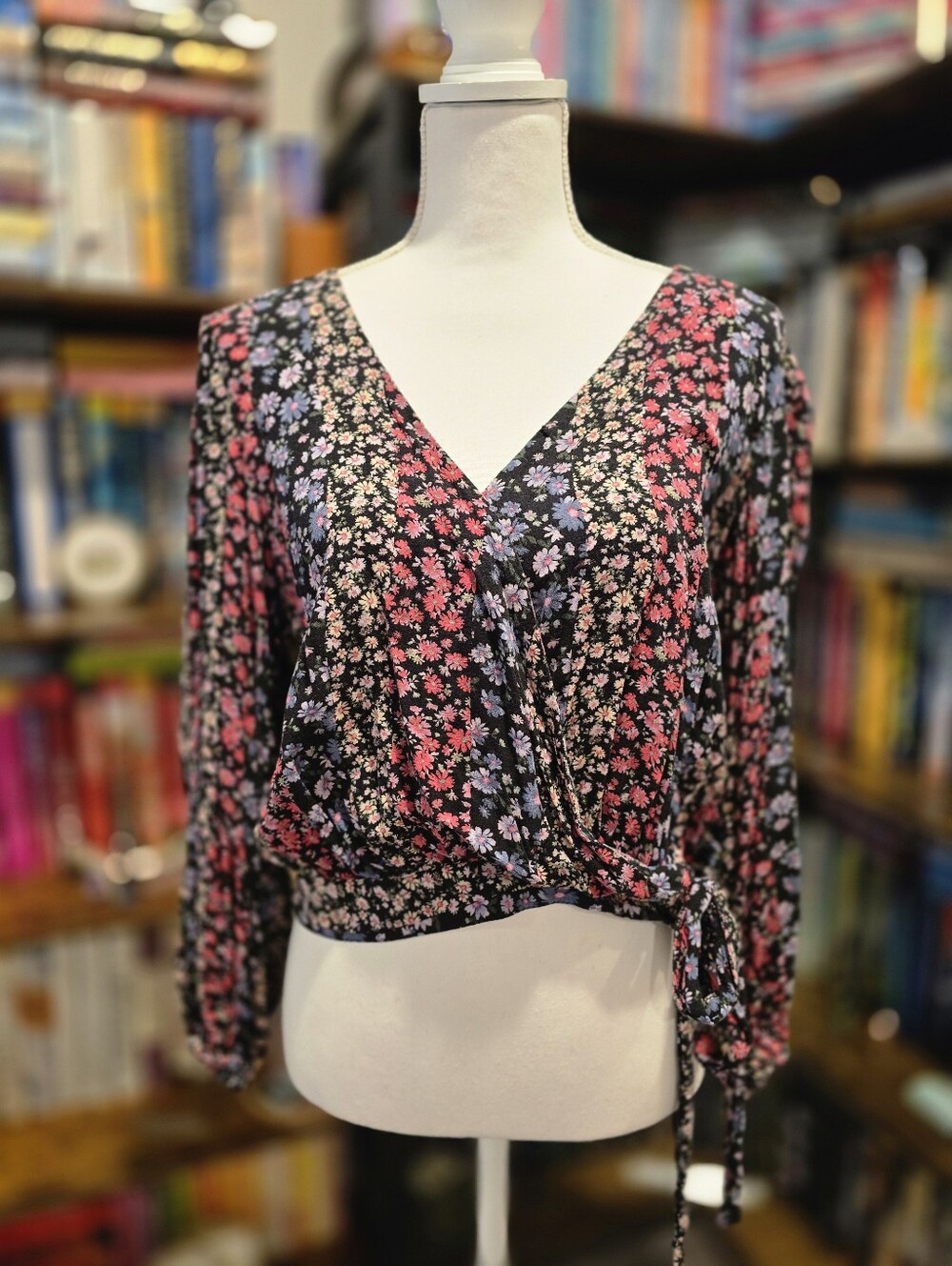 American Eagle Floral V-Neck Wrap Blouse in Black and Pink